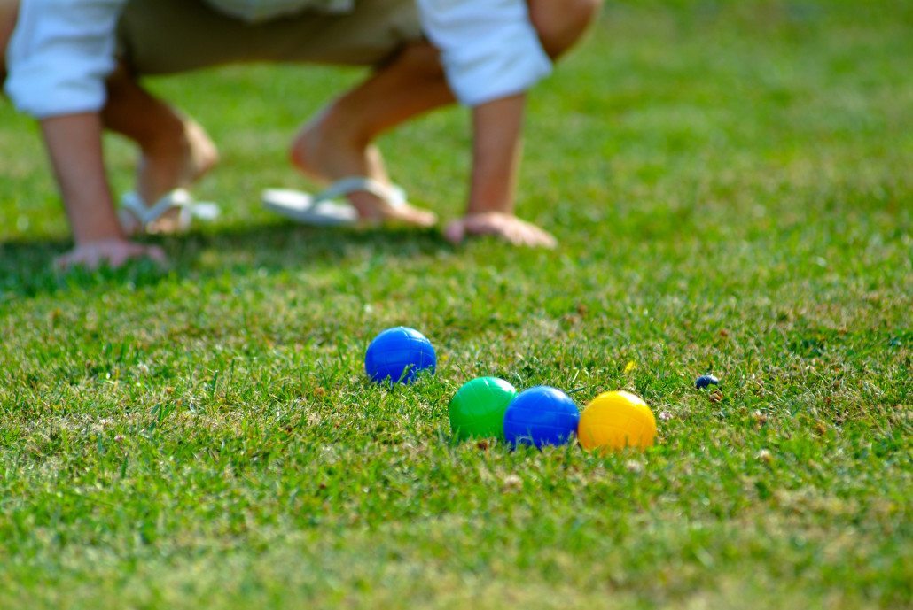 How do you play bocce ball?