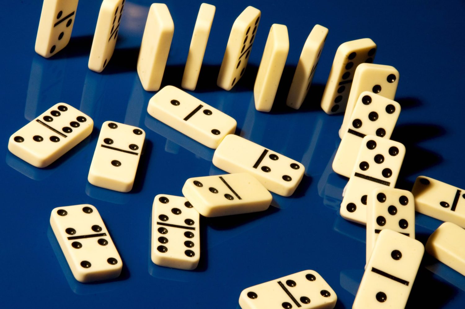 How To Play Dominoes Game On Family